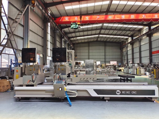 Aluminiumprofiel Automatische zaagmachine Zaagblad is 550mm diameter Snijden 45 en 90 graden