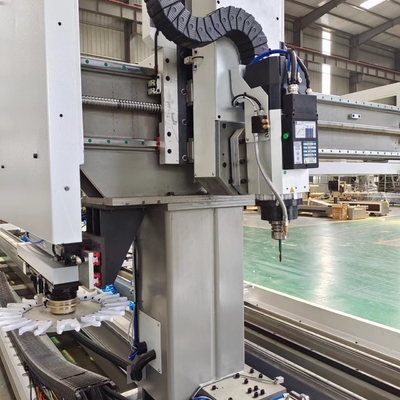 1500 mm 4 axis gordijnmuurmachine RTCP Aluminium extrusie Cnc machine