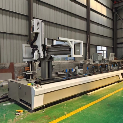 1500 mm 4 axis gordijnmuurmachine RTCP Aluminium extrusie Cnc machine