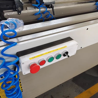 CNC-machine voor aluminium ramen en deuren