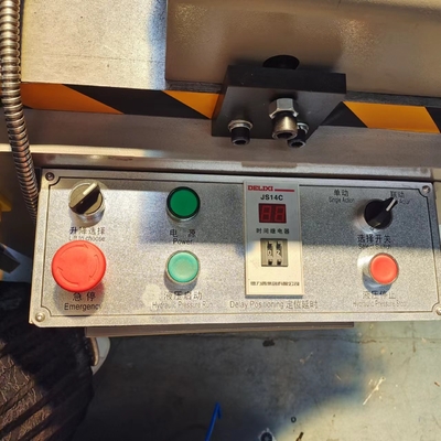 Machine voor het combineren van hoekprofielen van het hydraulische type voor zware werkzaamheden
