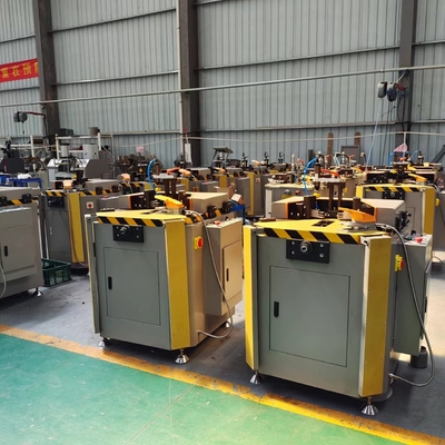 Machine voor het combineren van hoekprofielen van het hydraulische type voor zware werkzaamheden