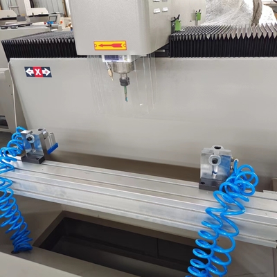 800 mm legeringsprofiel CNC-besturing 3-assige boormachine