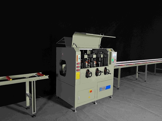 CNC-rolmachine voor het samenvoegen van rollende materialen Automatische combinatie van aluminiummachine
