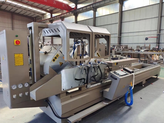 6000 mm CNC dubbelkop mitre zag 45 graden Upvc raam snijmachine
