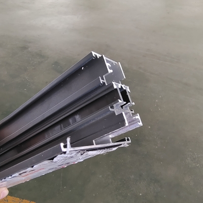 CNC-machines voor het bewerken van aluminiumprofielen