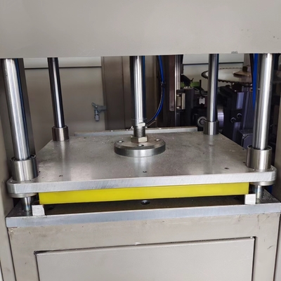 CNC-machine voor het frezen van aluminium-eindstukken
