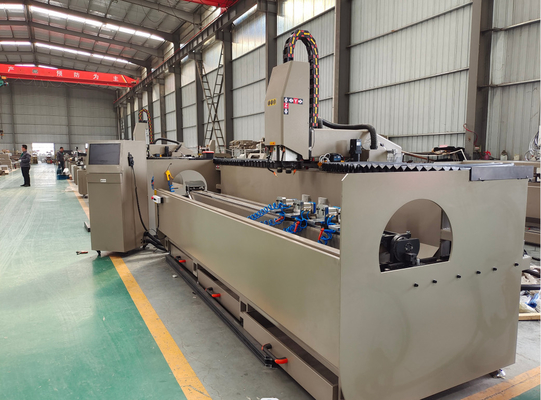 3000mm 3200mm Dubbelkop boor freesmachine CNC punchmachine voor aluminium gordijnwand