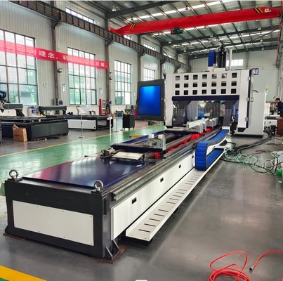 Aluminium CNC 5-assig bewerkingscentrum CNC-boor- en snijmachine met 300 mm zaagblad