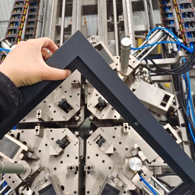 Machines voor het maken van deuren en ramen Machines voor het maken van ramen en ramen
