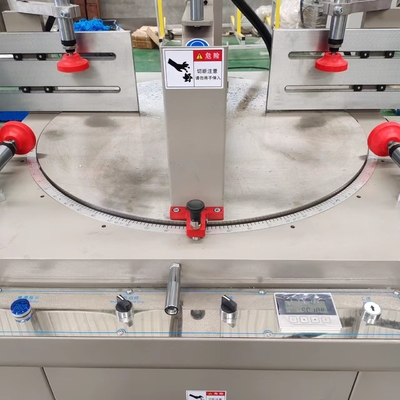 Upvc-machine met een enkel hoofd, van aluminium, voor ramen en deuren, met elke snijhoek