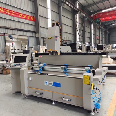 3 Assen CNC-boormachine en freesmachine Maximale verwerkingslengte 1500 mm