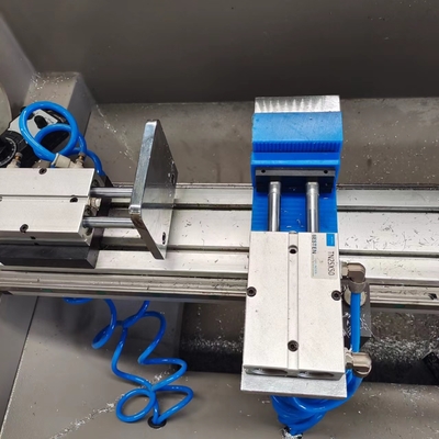 3 Assen CNC-boormachine en freesmachine Maximale verwerkingslengte 1500 mm