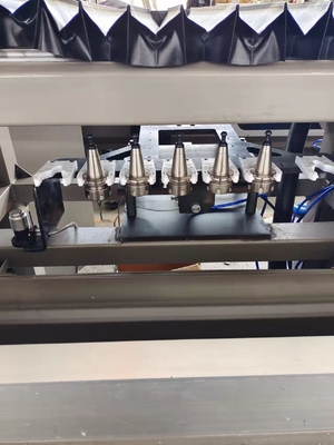 Automatisch bewerkingscentrum van aluminium voor de verwerking van raam- en deurprofielen