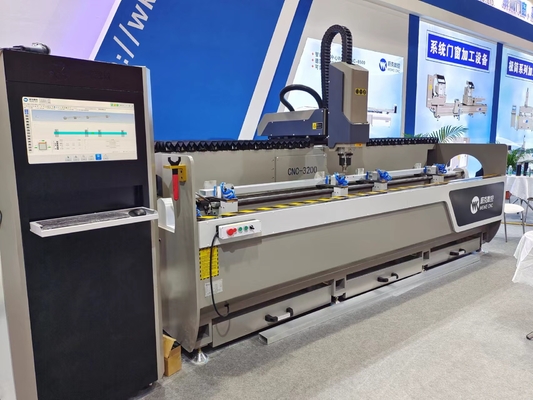 CNC-bewerkingscentra voor aluminium-extrusies met automatische gereedschapsschakelaars